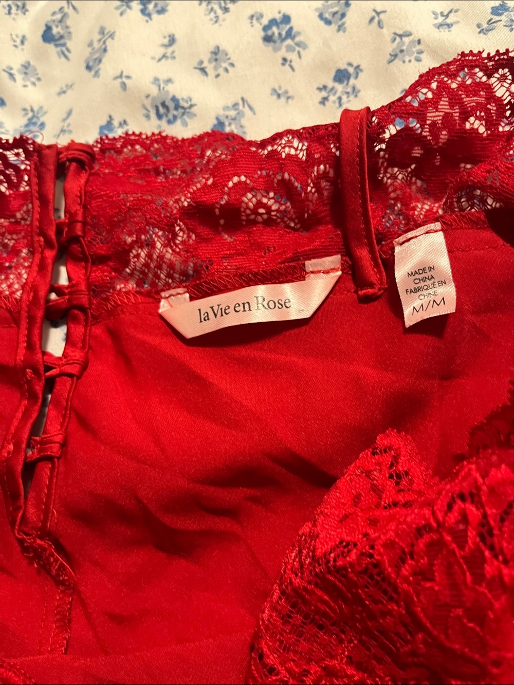 La Vie En Rose Red Lace Satin Chemise - Picture 2 of 3